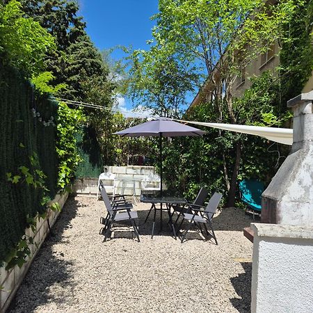 Cool Basement Studio In Hosts House With Private Terrace And Bbq Zizur Mayor Eksteriør billede