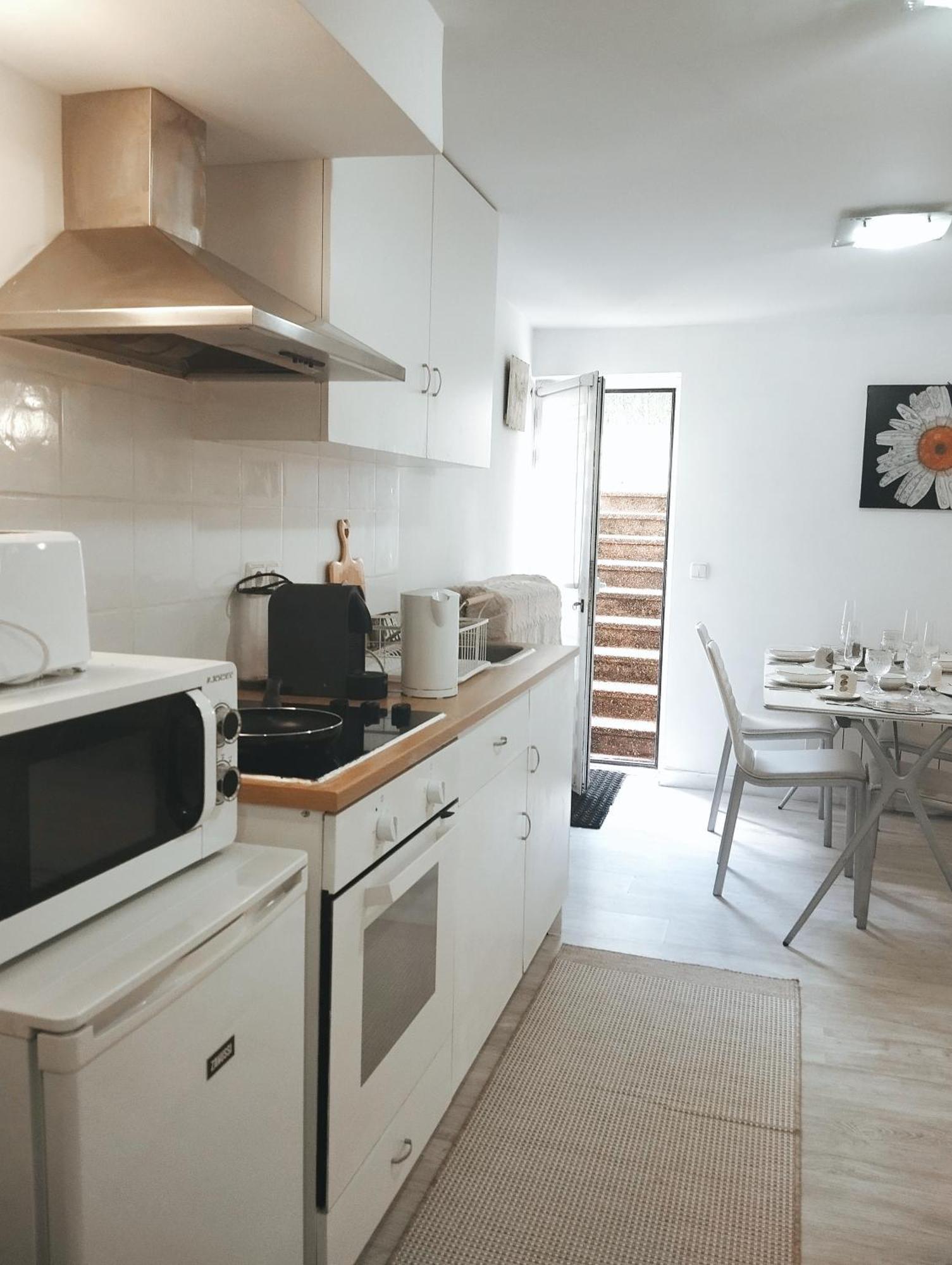 Cool Basement Studio In Hosts House With Private Terrace And Bbq Zizur Mayor Eksteriør billede