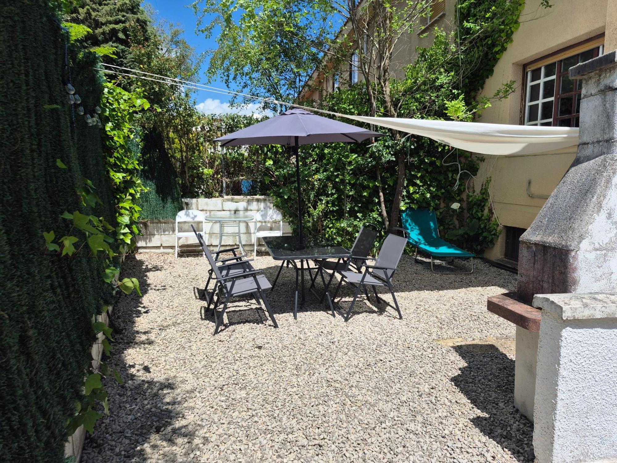 Cool Basement Studio In Hosts House With Private Terrace And Bbq Zizur Mayor Eksteriør billede